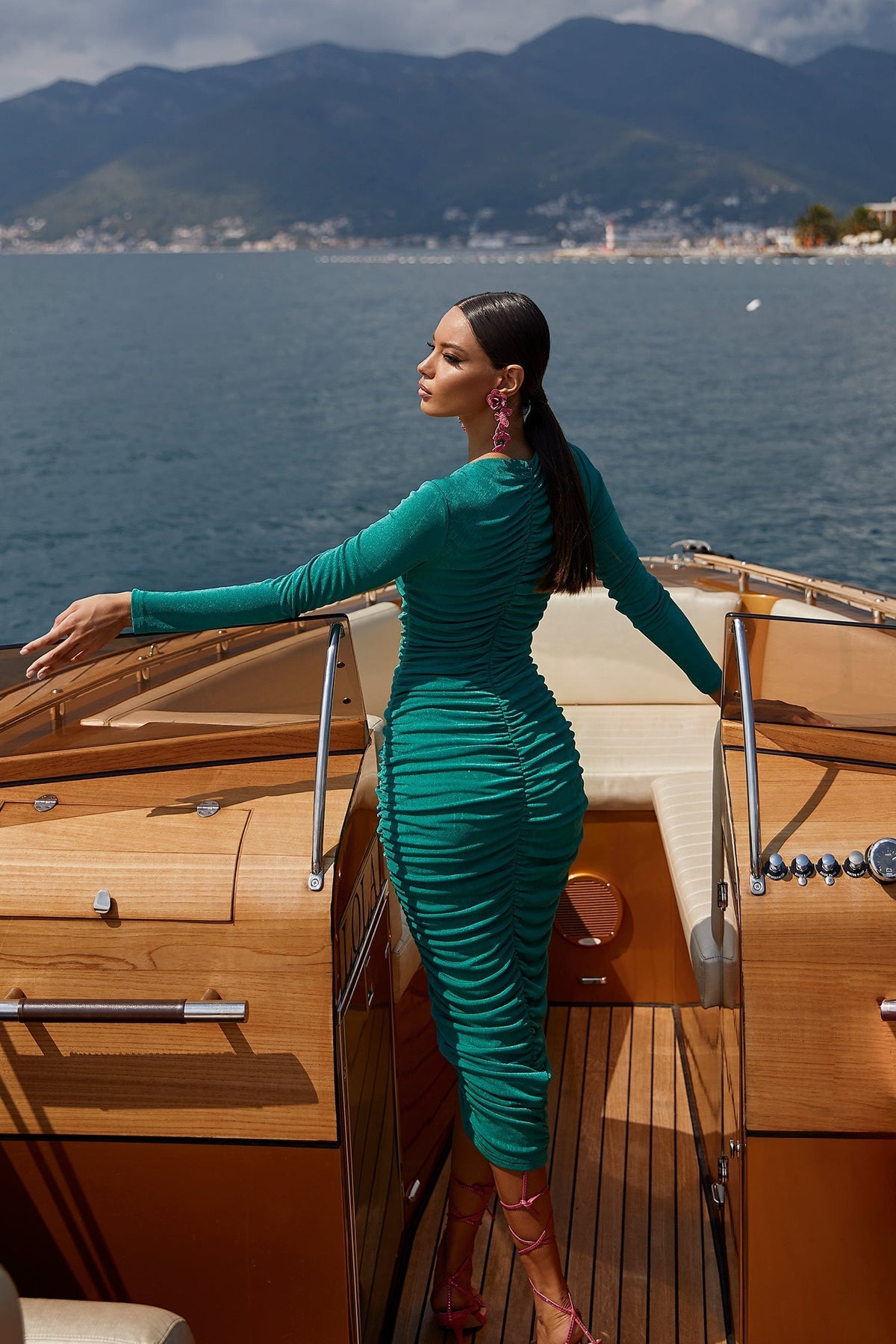 Martyna Emerald Midi Dress with Long Sleeves