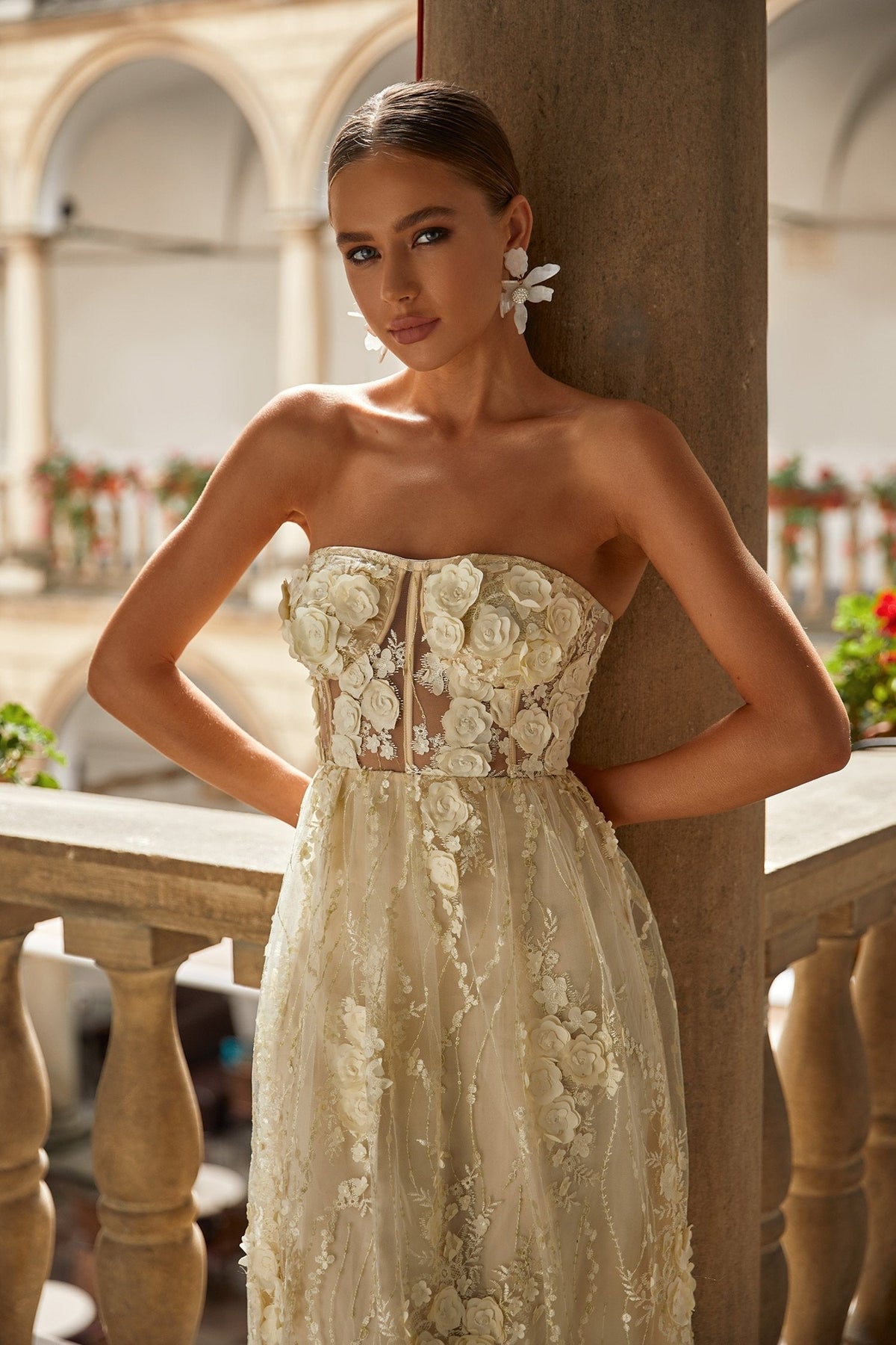 Dahlia 3D Floral Strapless Lace-up Dress