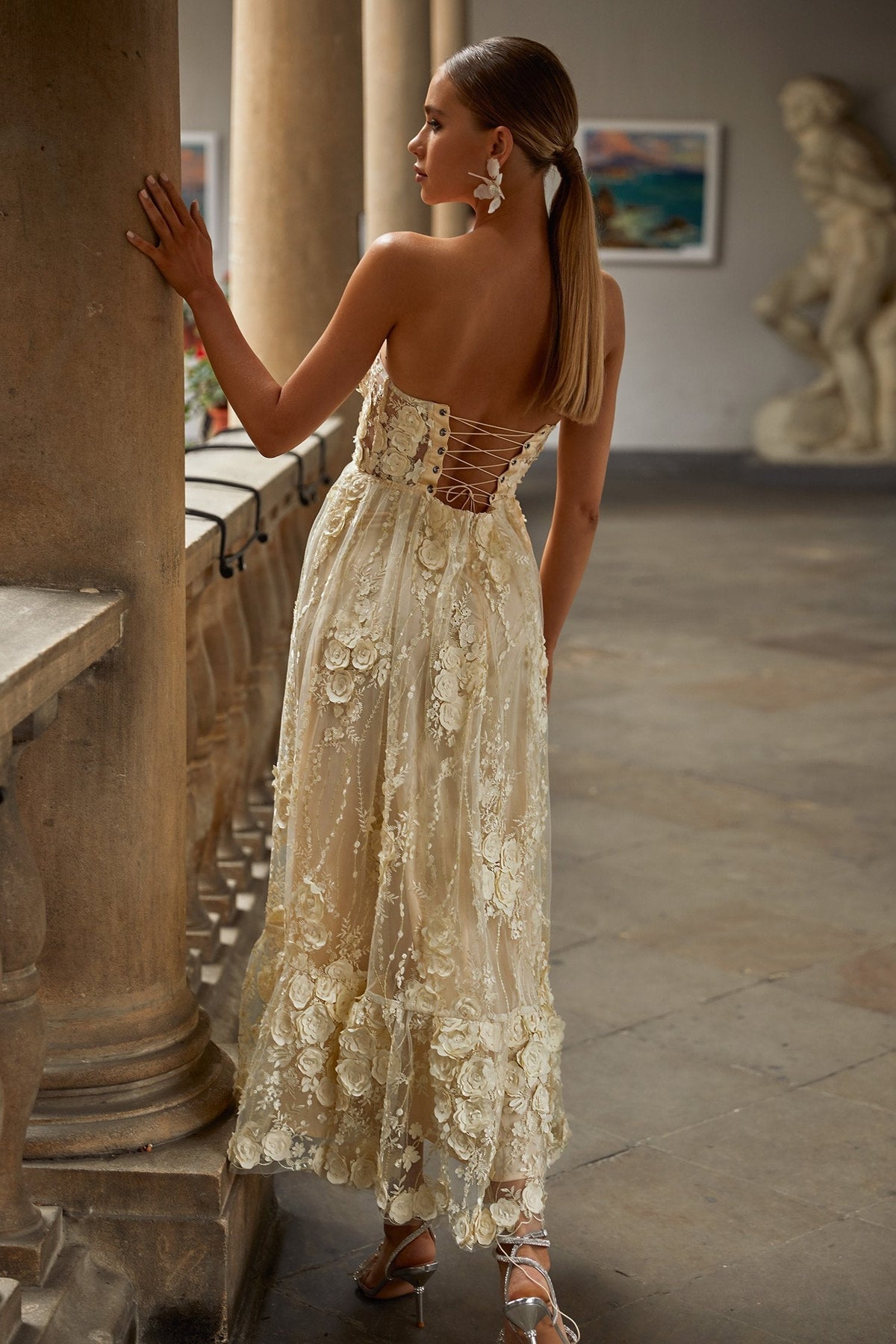 Dahlia 3D Floral Strapless Lace-up Dress